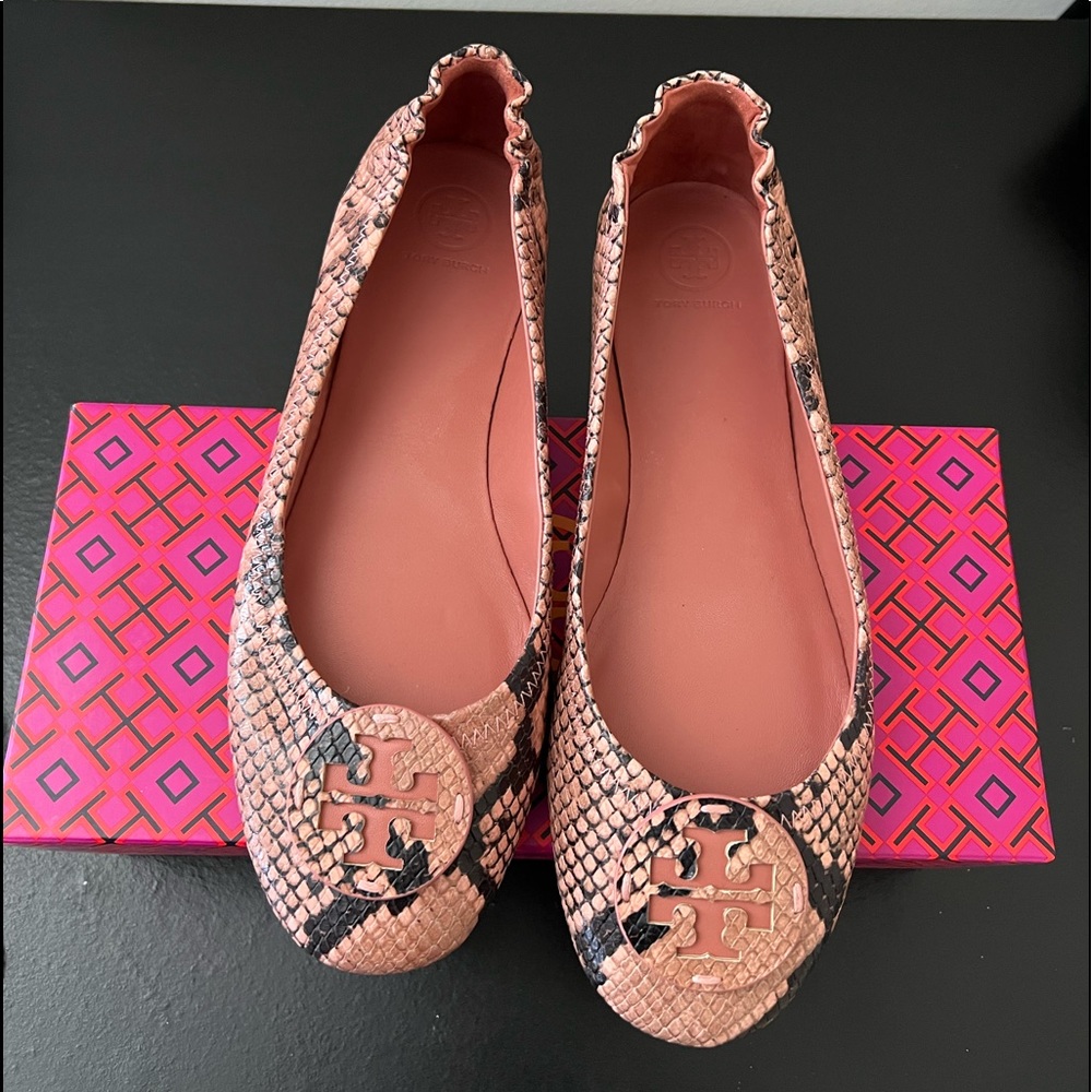 Tory Burch snake skin flats size 9.5